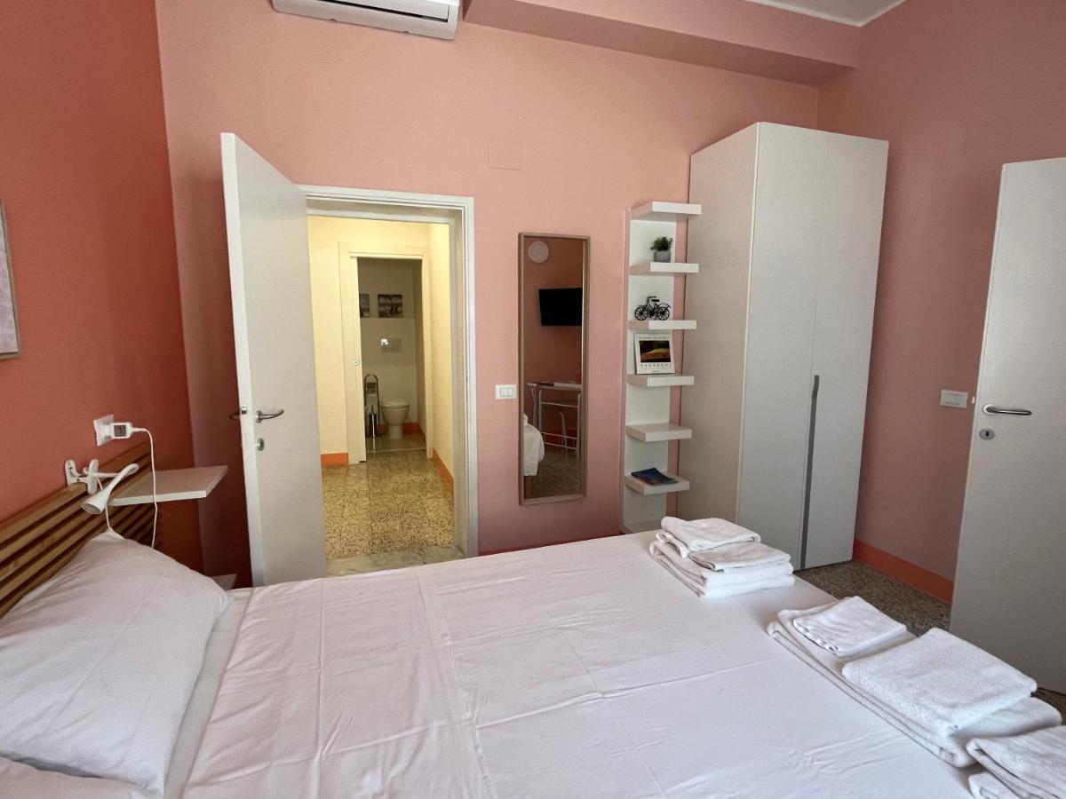 Bed And Coffee Rooms Portoferraio Bagian luar foto