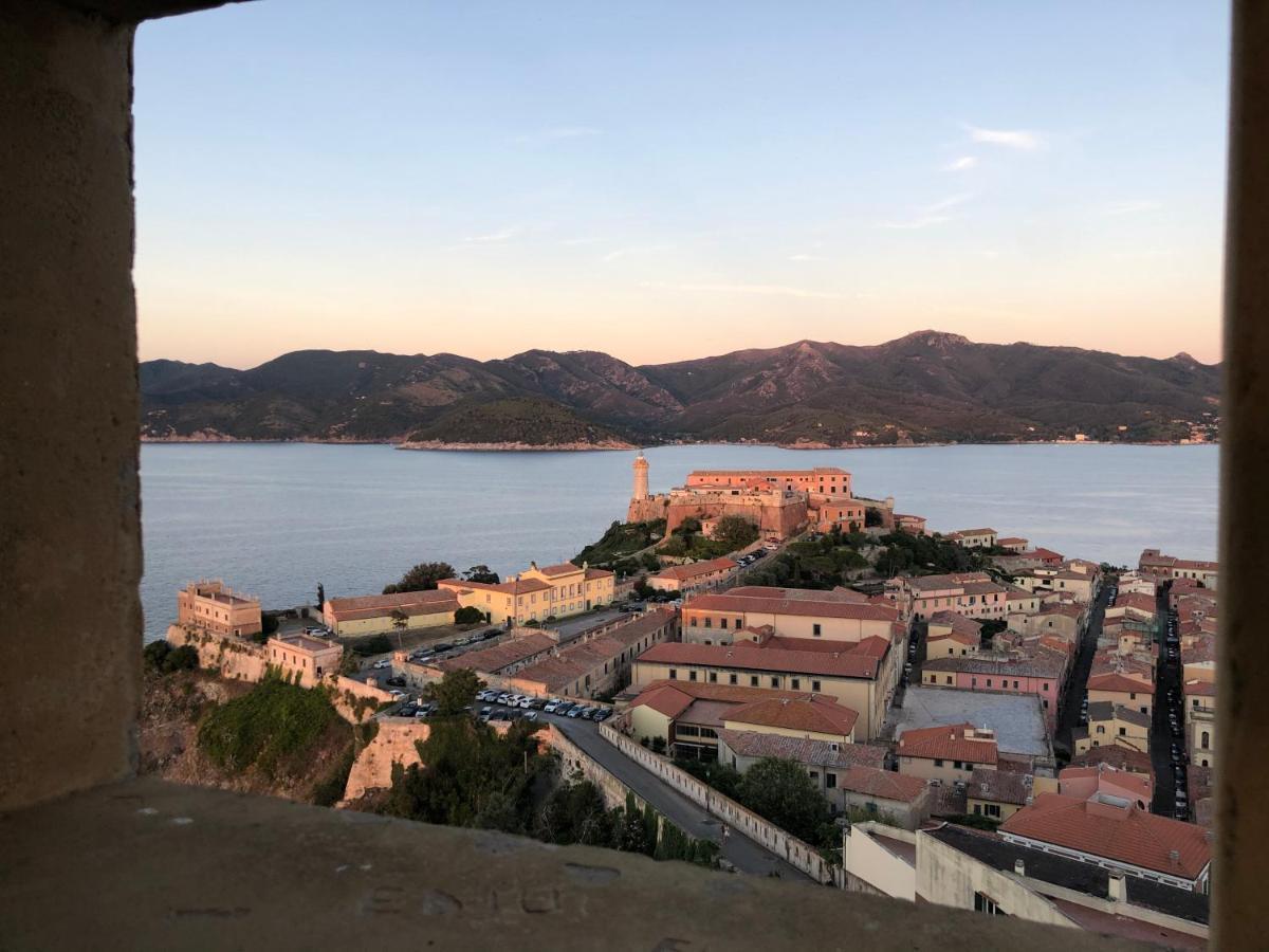 Bed And Coffee Rooms Portoferraio Bagian luar foto
